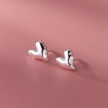 爱洛奇 S925纯银简约爱心耳钉ins风设计感甜美气质耳饰品女M03742