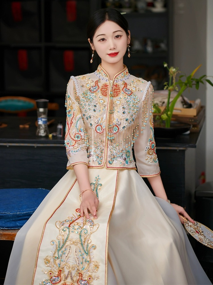 香槟色秀禾服新娘2024新款夏季薄款结婚重工秀和服中式龙凤褂嫁衣