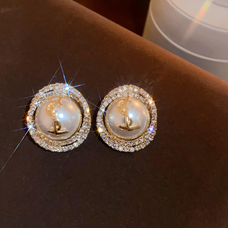 Silver Needle French Style Retro Alphabet Rhinestone Pearl Stud Earrings Minority Fashion Design Sense Earrings Light Luxury High-Grade Earrings