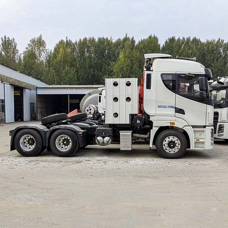长期出口 430马力货物拖车头 港口码头燃气卡车头 6x4半挂牵引车