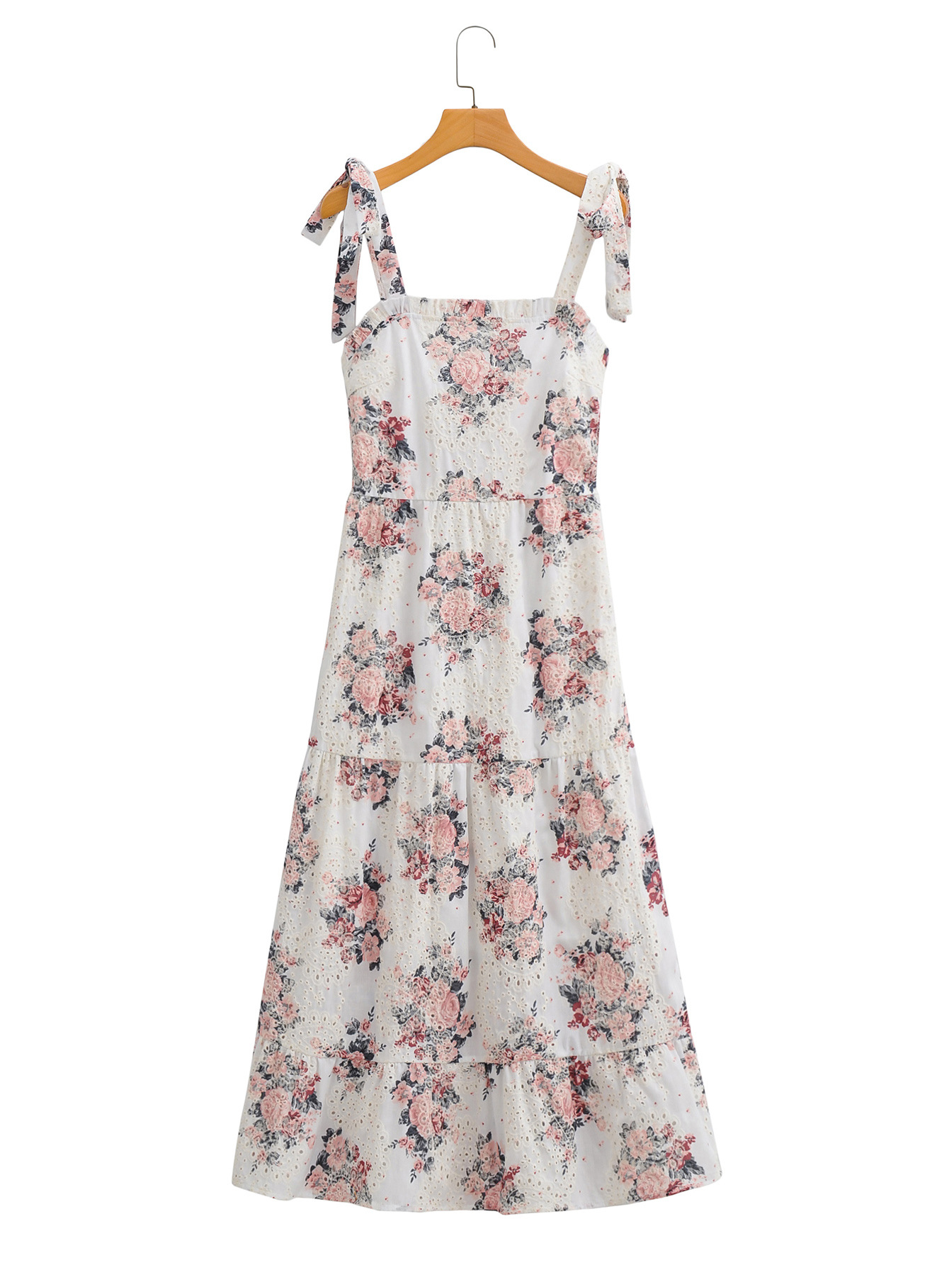 花朵粉连衣裙图片