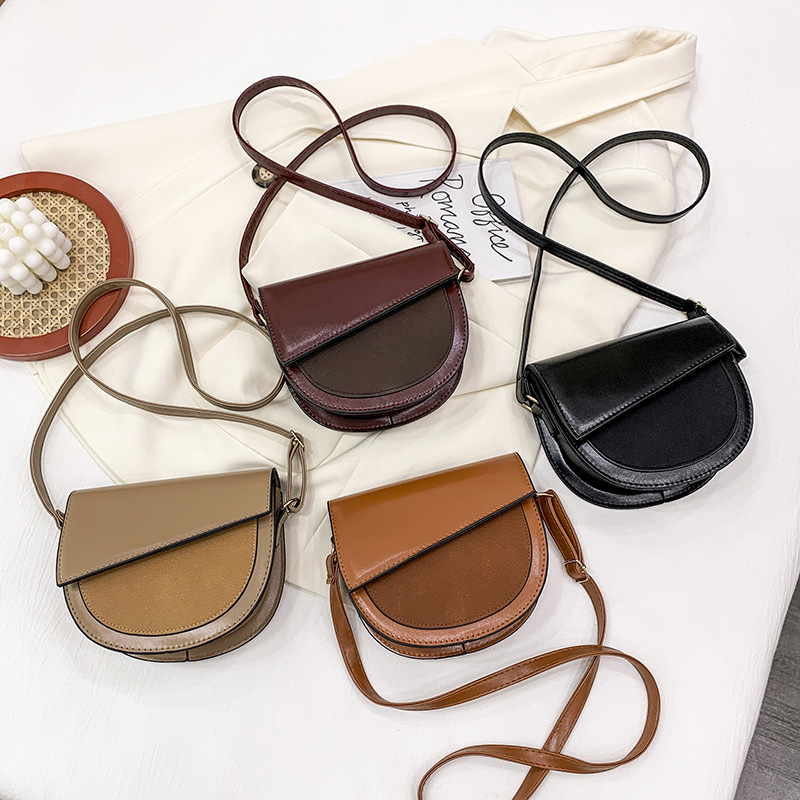 Korean Style Solid Color Shoulder Messenger Bag 2021 Autumn and Winter New Fashion Lock Semicircle Underarm Western Style Women's Bag