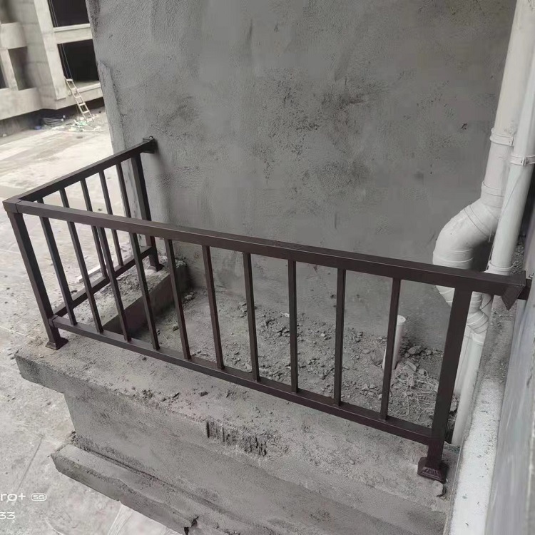 空调板护栏防护围栏阳台栏杆锌钢护栏应用于小区楼层围护空调栏杆