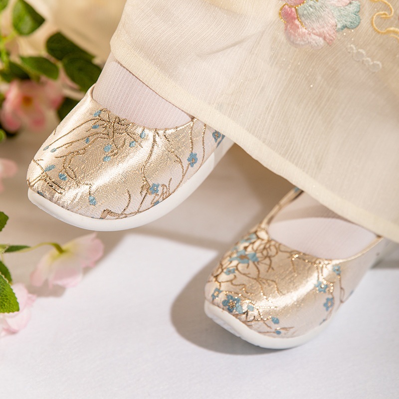 瑾意2024春季新款古风翘头履弓鞋明制马面登云履绣花鞋女汉服鞋子