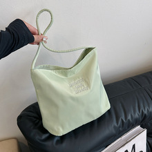 个性休闲手提包包女2024韩国春季水桶包新款单肩腋下包托特包潮