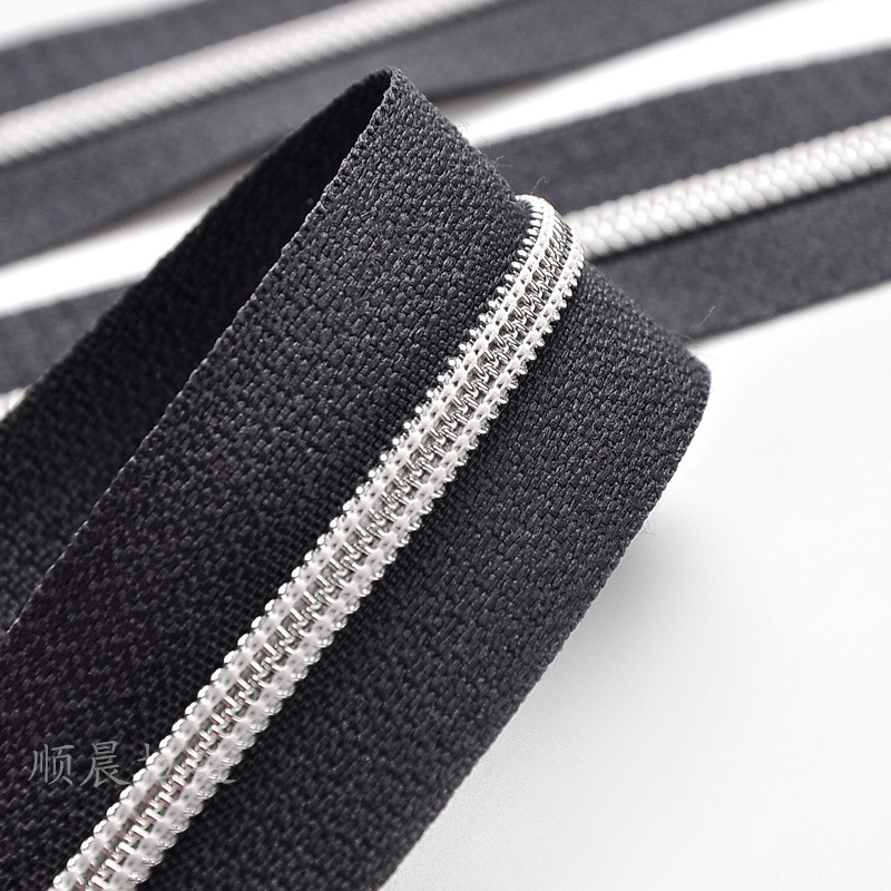 No. 3 Nylon Silver Tooth Zipper Black and White, Colored Closed Tail Zipper Pants Bag Zipper Factory Direct Supply Can Be Customized