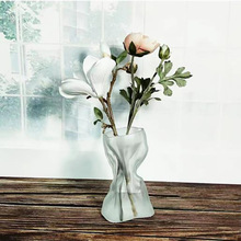 欧式时尚花边水培冰山造型花瓶适用于多种场景
