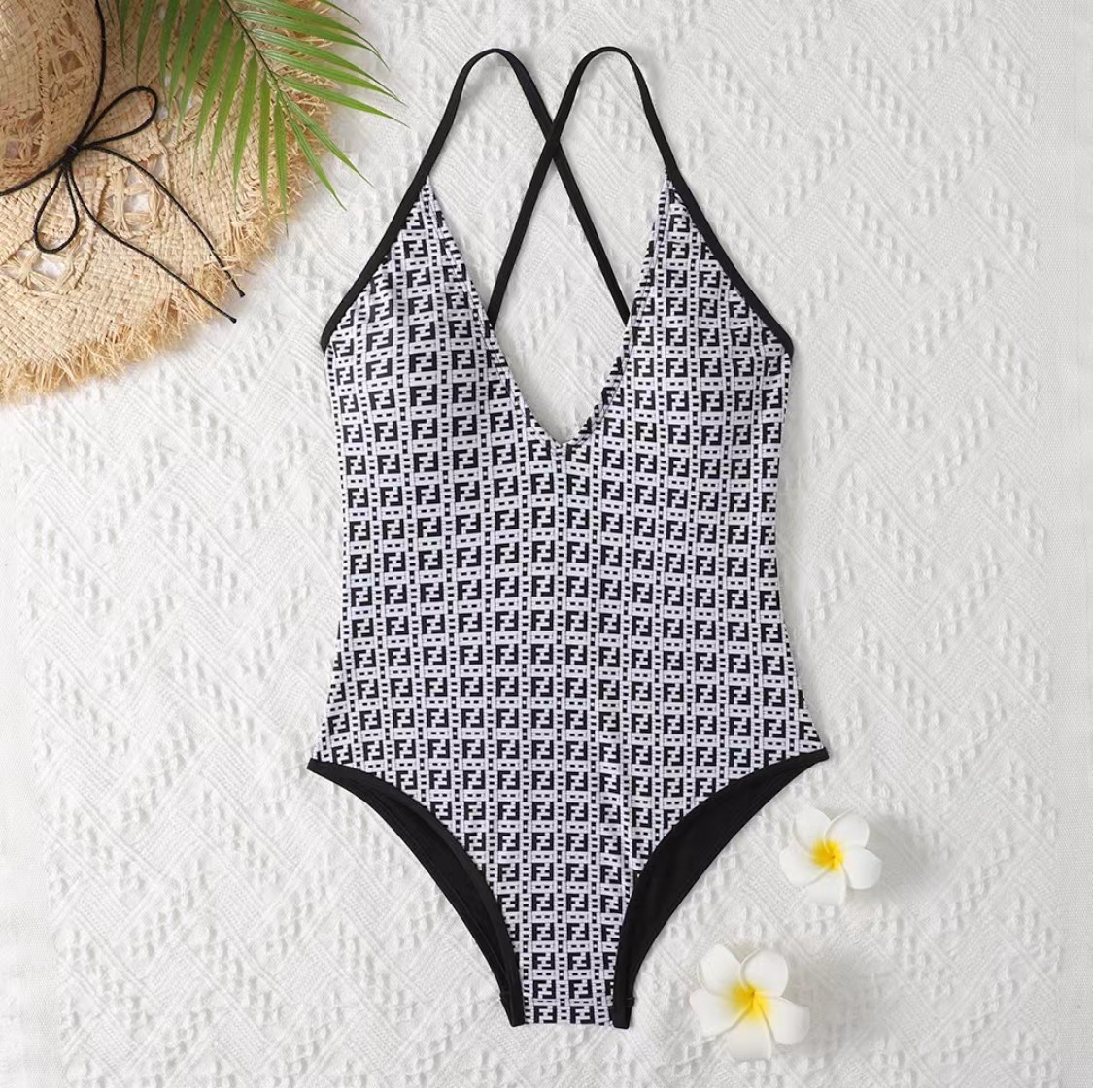 女士连体比基尼泳衣图片