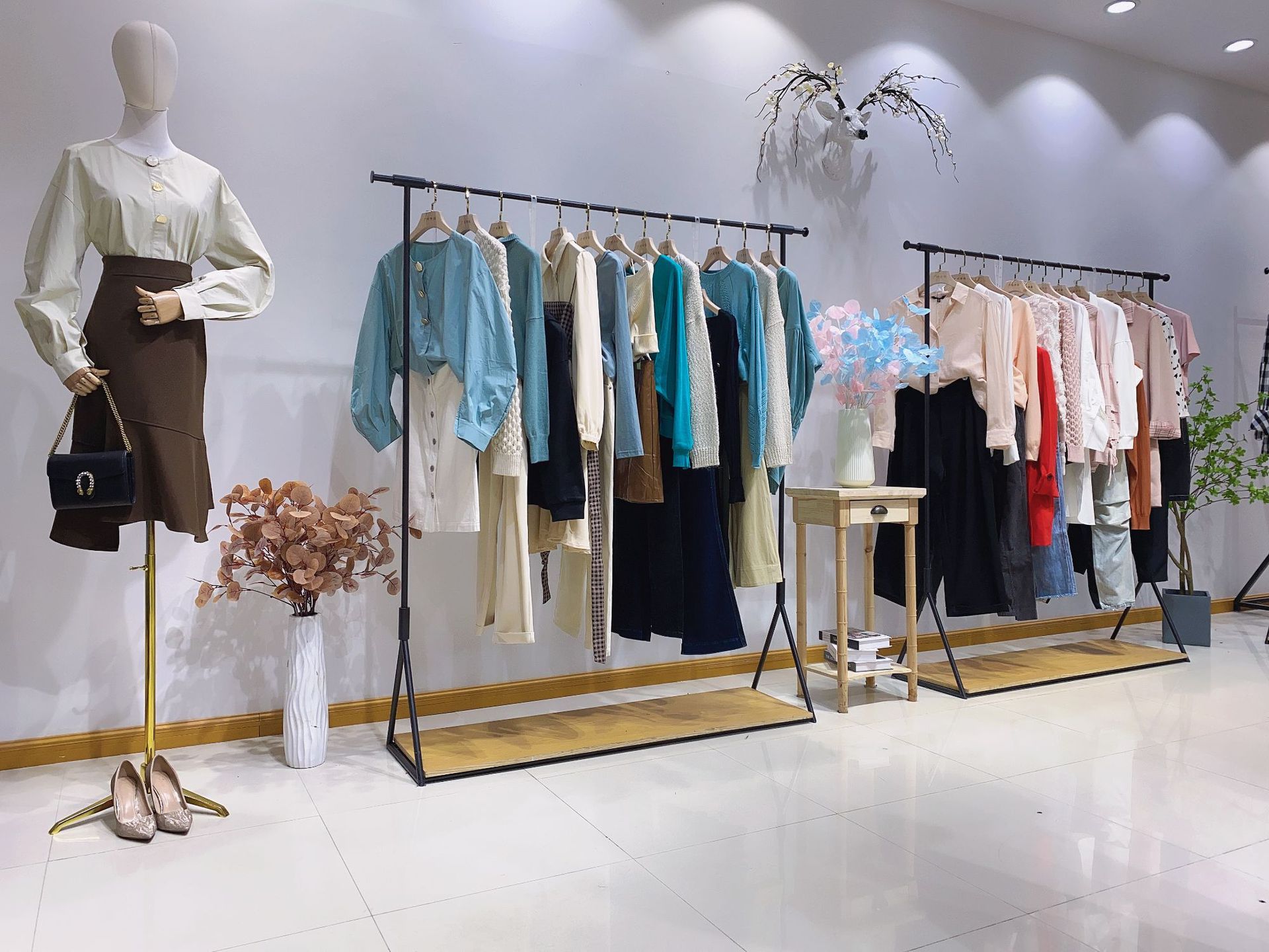 杭州高端大牌她图春秋夏季专柜撤柜品牌折扣女装剪标尾货清仓货源