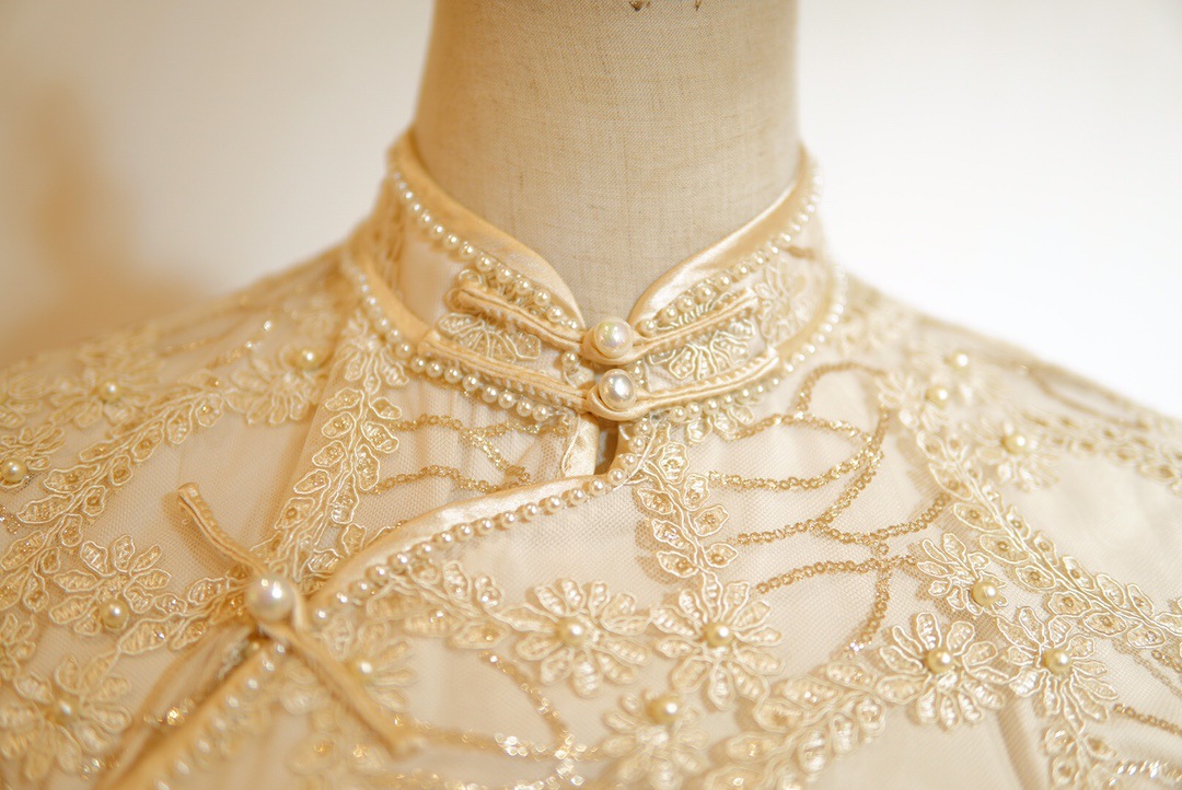 司藤同款 厂家直销金色亮片独立钉珠股线立体刺绣花朵带花边旗袍