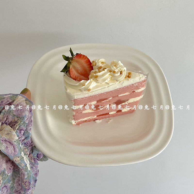 50N兔七月|ins风陶瓷盘甜品盘简约方形螺纹边蛋糕盘意面盘好看的