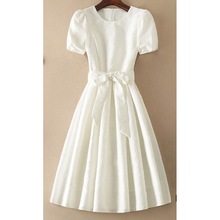 连衣裙女设计感小众气质2023夏季新款甜美白色简约圆领收腰显瘦裙
