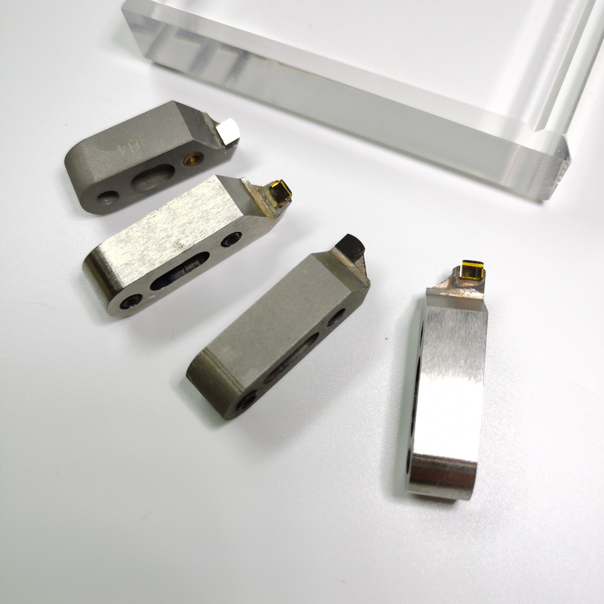 厂家供应单晶钻石刀具 可提供图纸d做刀具