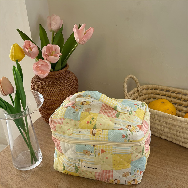 Cosmetic Bag Women's 2023 New Portable Large Capacity Girl Heart Cartoon Dot Cosmetic Storage Bag Wash Bag