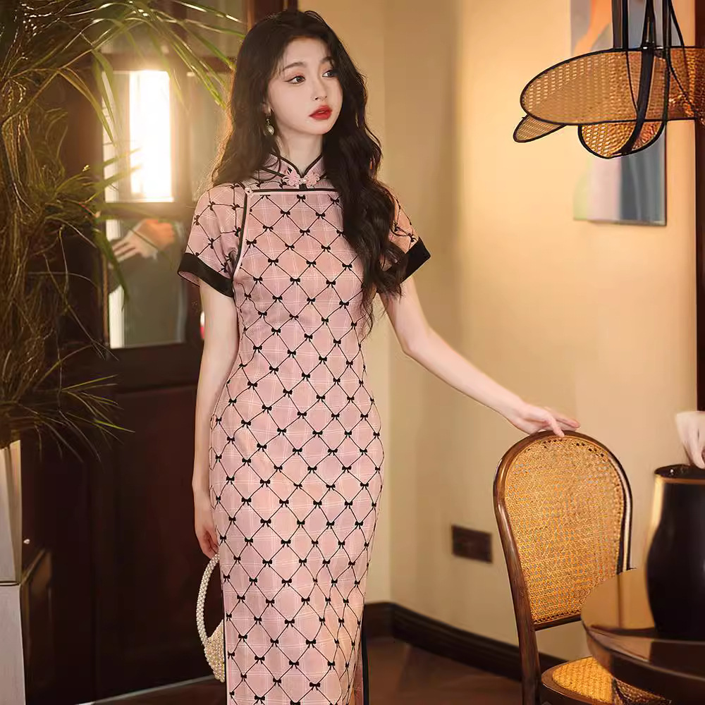 粉色旗袍2024新款改良年轻款高端气质古法半开襟新中式文艺长款女