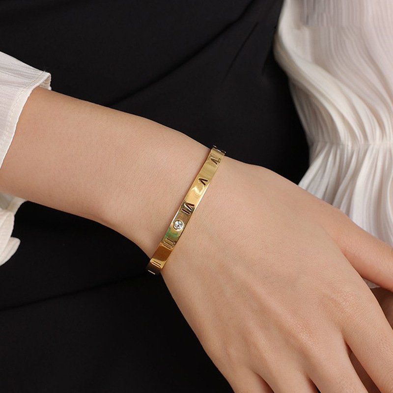 大牌同款罗马数字手镯女轻奢小众高级感设计镯子2021年新款潮配饰