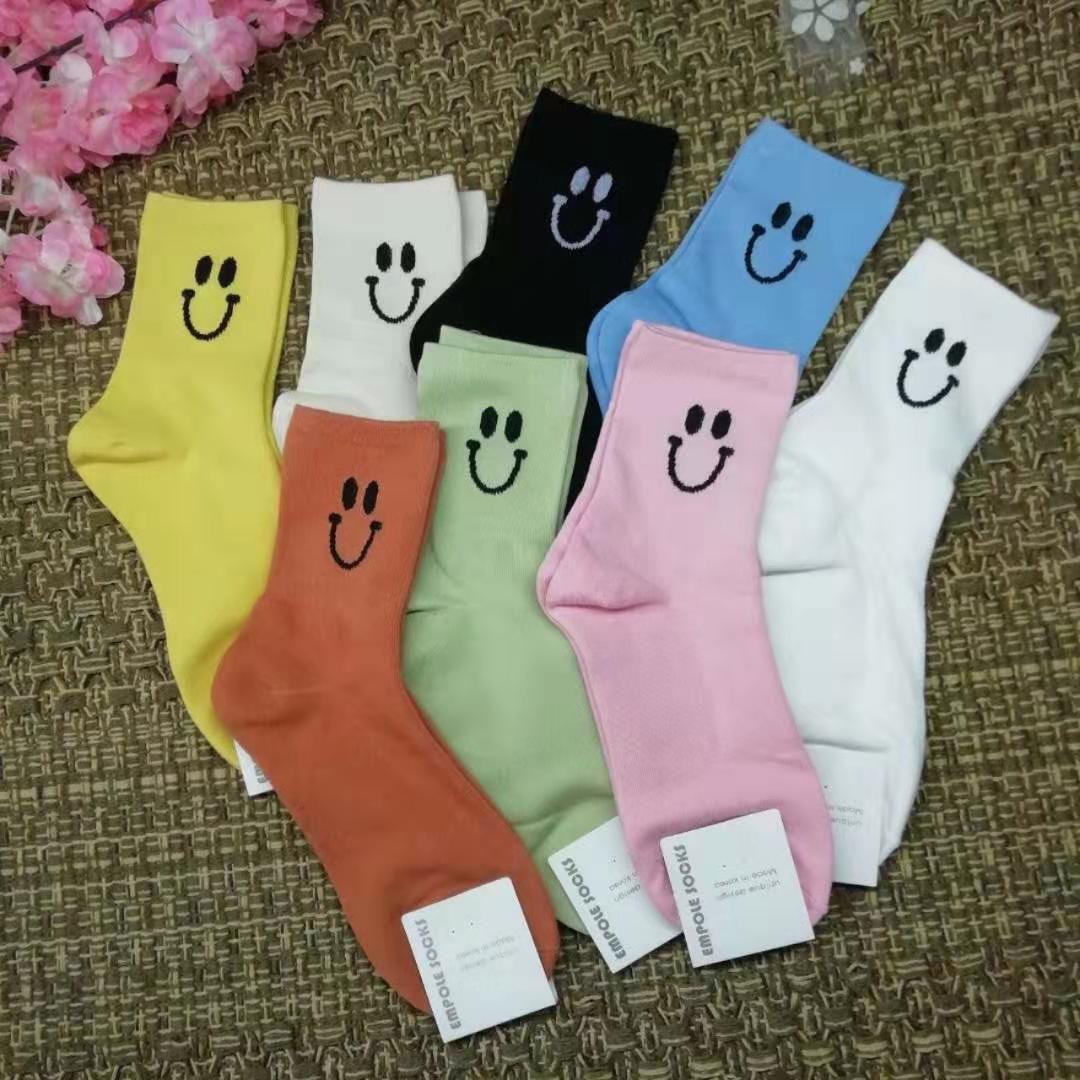 韩国袜子可爱笑脸多彩女袜子新款中腰棉袜东大门山东威海明鹏袜业