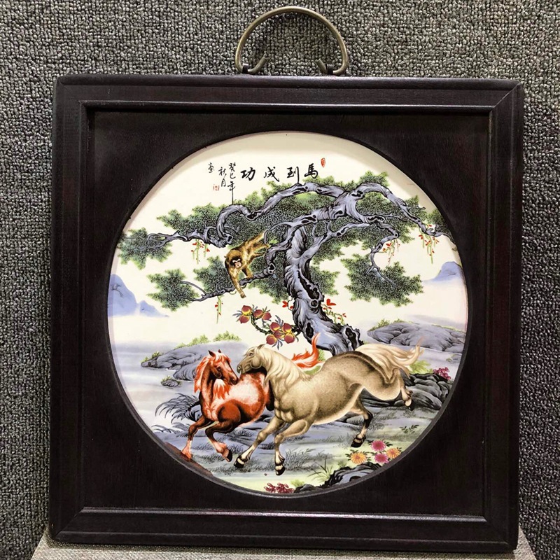古玩古董景德镇陶瓷工艺品手工花鸟古典彩绘马到成功回流瓷板画