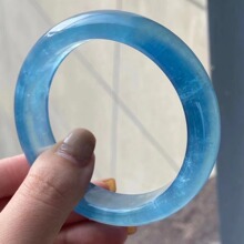 厂家批发天然海蓝宝手镯 颜色鲜艳晶体通透 圈口57.5mm 女士饰品