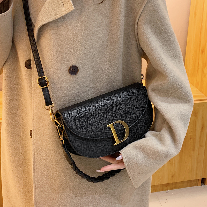 2023跨境热销简约百搭纯色翻盖单肩斜跨小锁通勤女包包-阿里巴巴