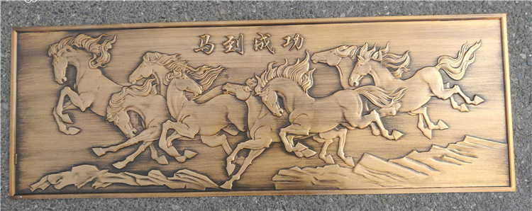 马到成功雕塑.jpg