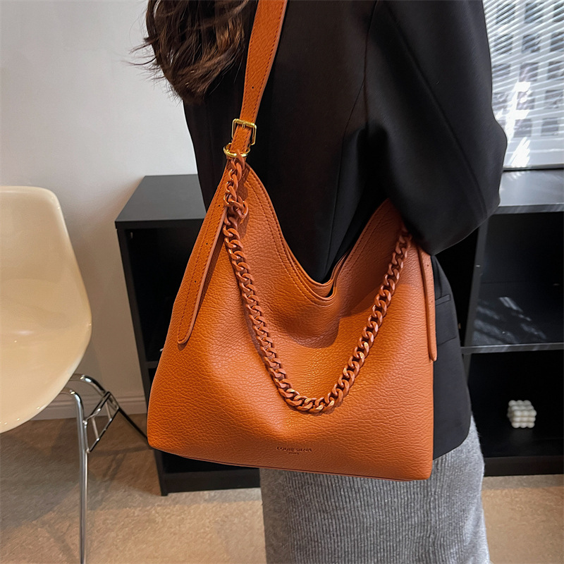 New Female Bag Soft Leather Lychee Pattern Idle Style Soft Collapse Early Autumn Underarm Shoulder Crossbody Large Capacity Totes