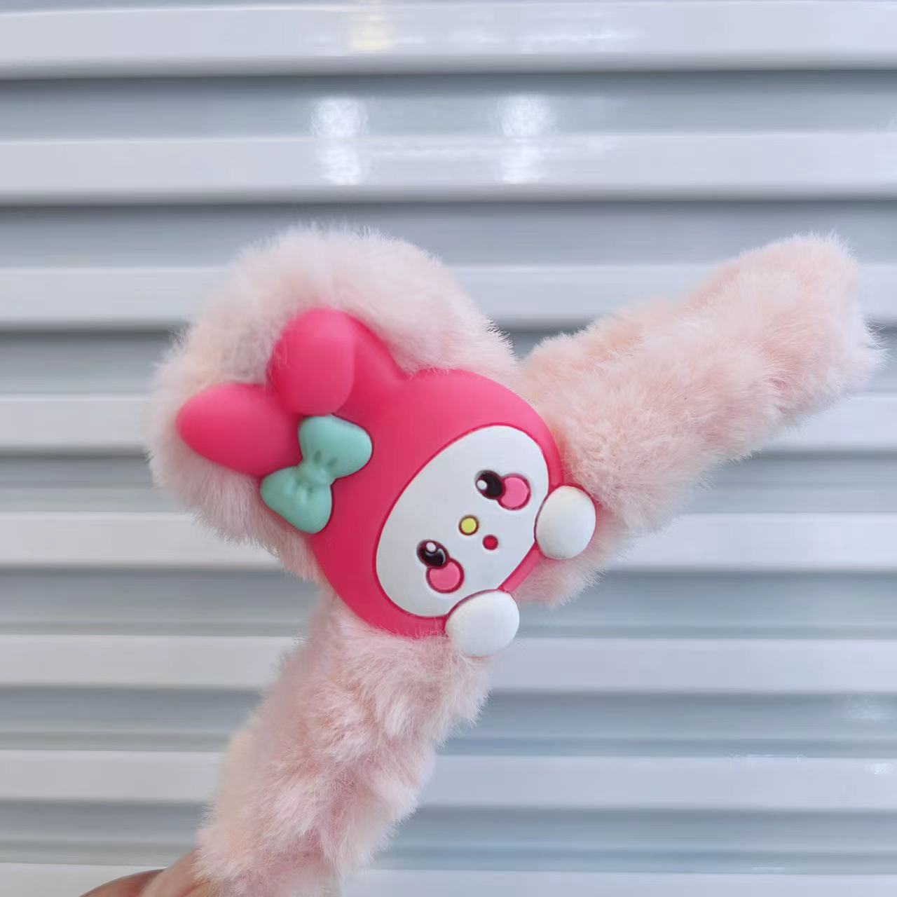 Children's Gripper Girl Cute Strawberry Bear Shark Clip Girl's Back Head Plush Cartoon Clip Headdress Hair Accessories