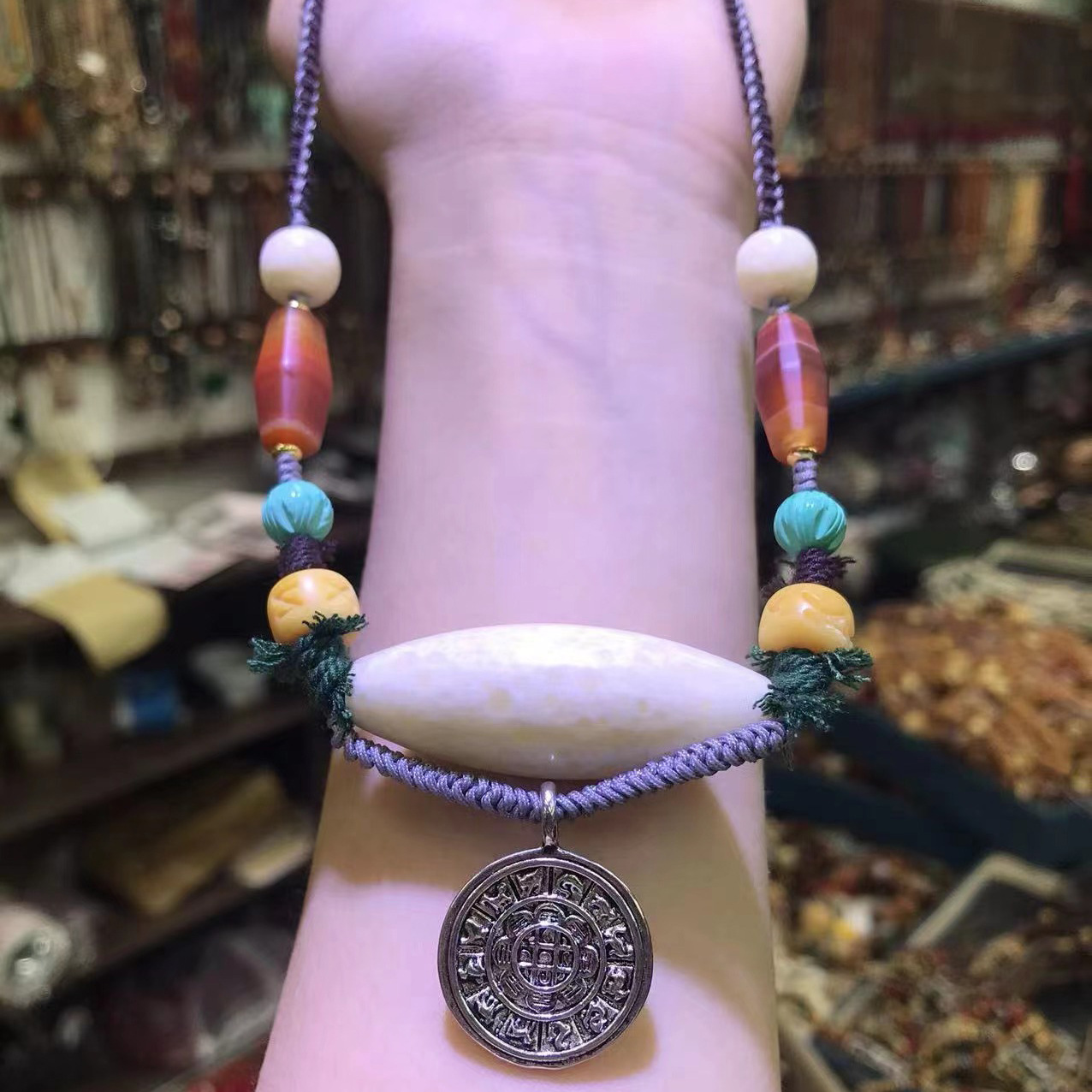 直播货源批发高仿满脑老象牙项链藏饰文玩饰品女男款民族风毛衣链