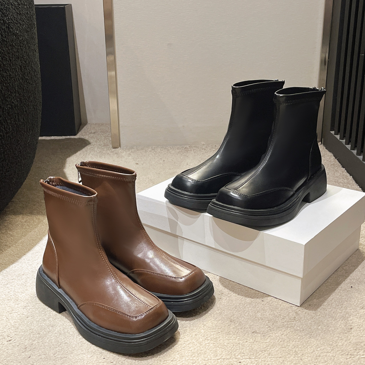 厚底马丁靴女靴子2023秋冬新款方头粗跟潮弹力瘦瘦靴超火百搭短靴