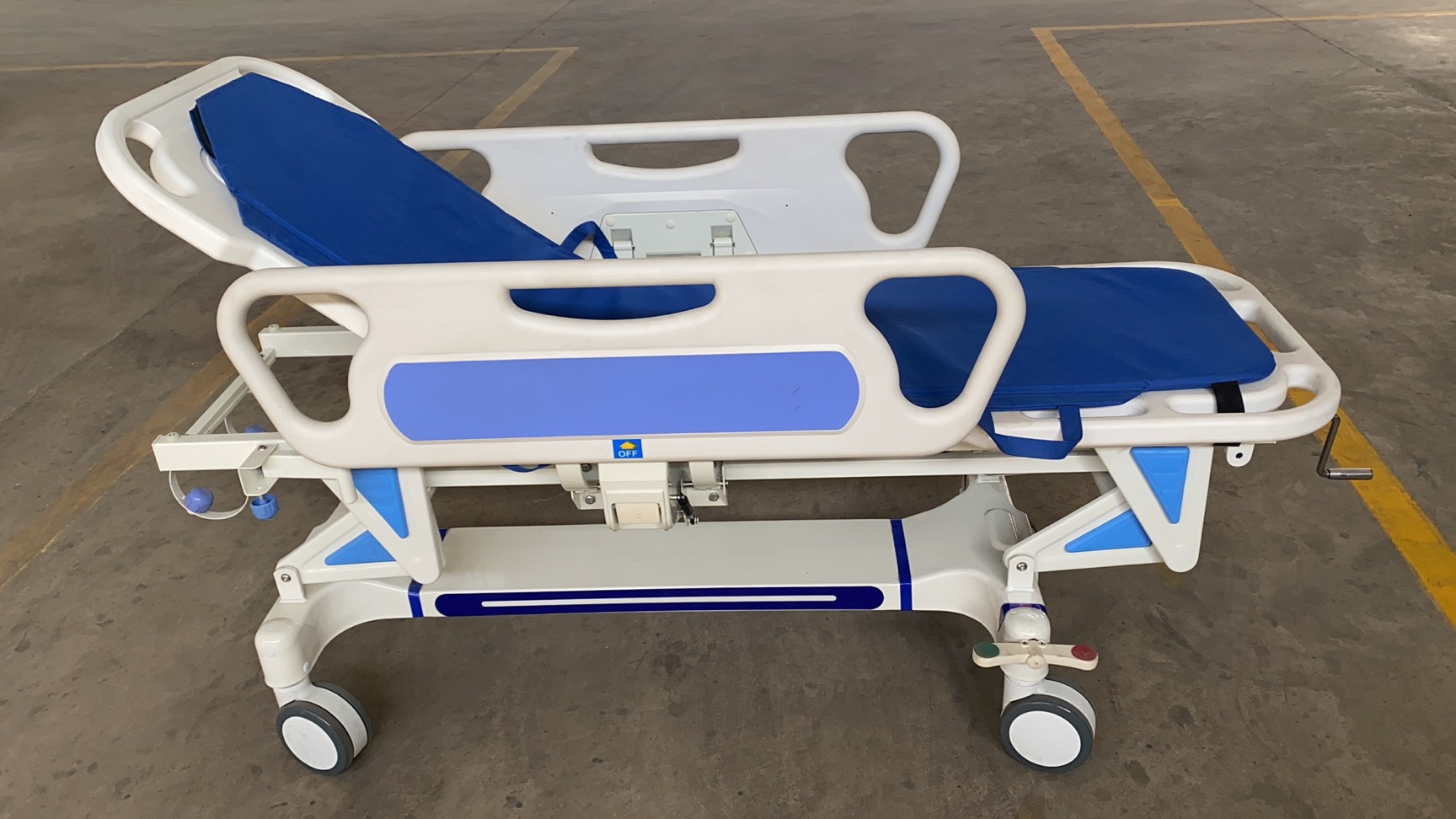 山东厂家手摇式升降平车 abs医用升降交换车 手术室急诊转运平车