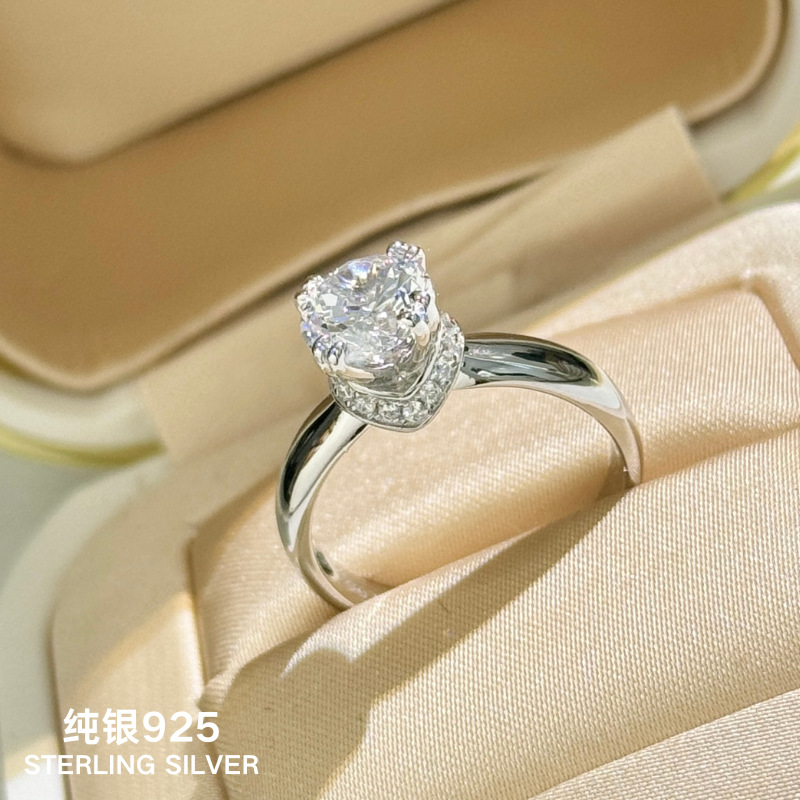 纯银s925求婚戒指v字微镶戒托光面四爪钻戒高级感简约结婚闪钻