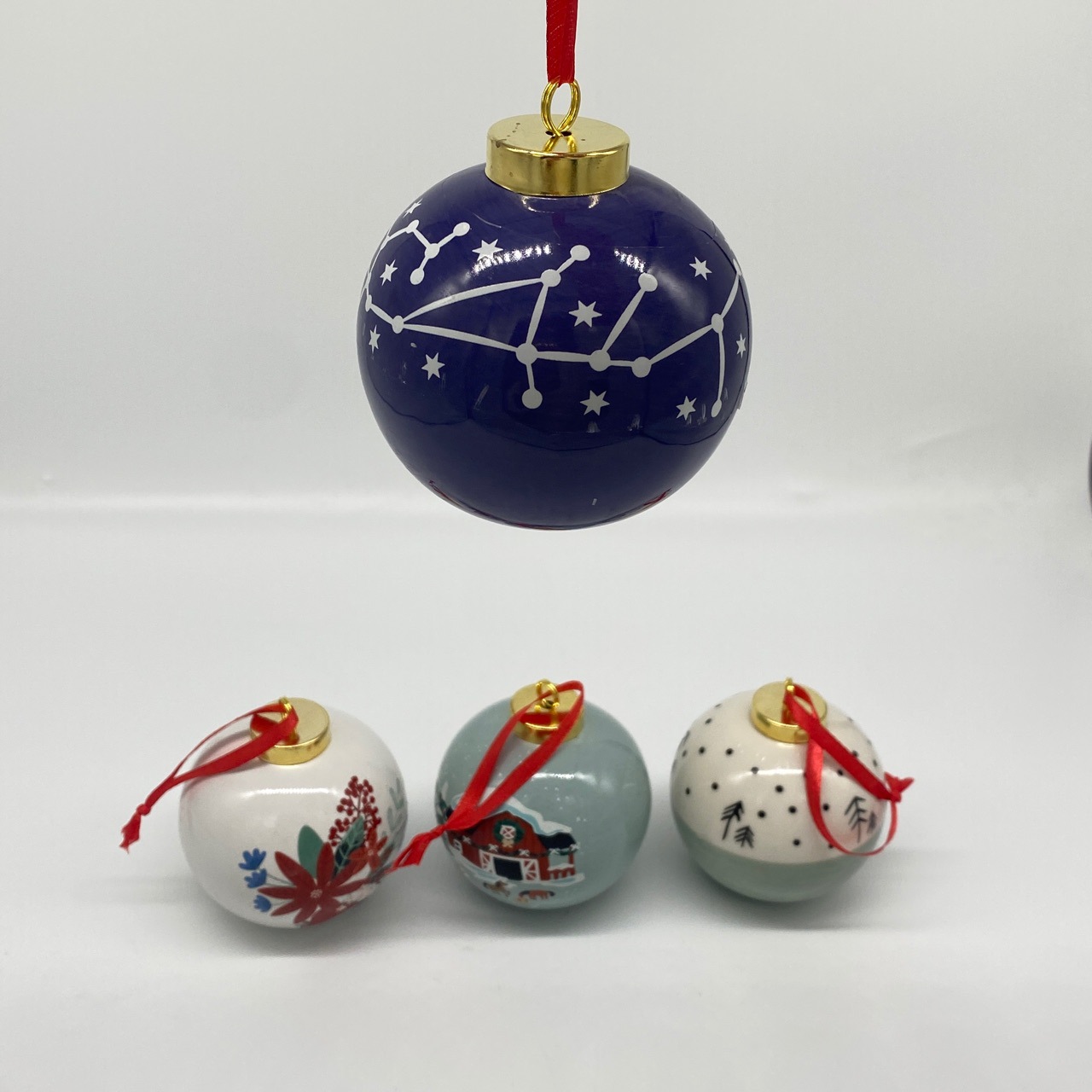 批发彩绘 贴花8cm圣诞球装饰布置道具圣诞树挂饰陶瓷手绘圣诞电镀