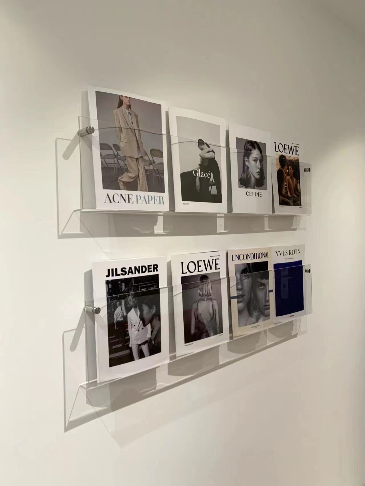创意墙上置物架绘本架亚克力杂志架挂墙展示架壁挂式书架书报架