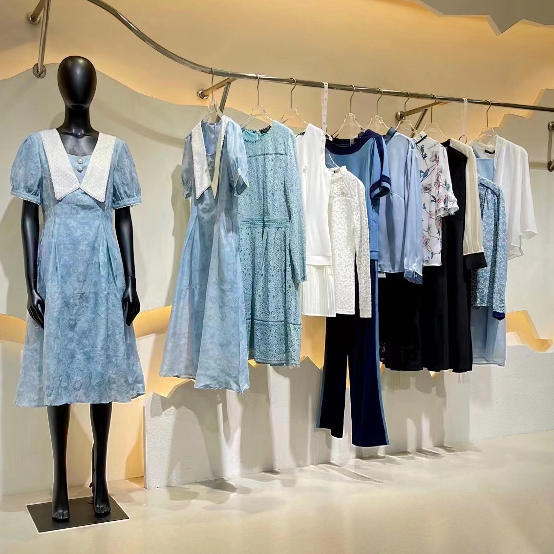 大码春装女装批货撤柜品牌折扣尾款清货衣服女装批发实体直播货源