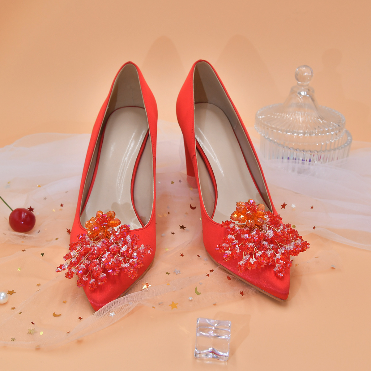 优拉潘 红色新娘鞋 水晶婚鞋 手工串珠缎面粗跟高跟鞋a50