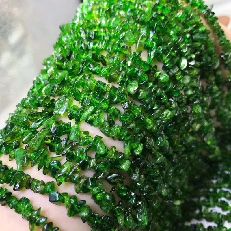 天然绿磷灰石碎石半成品 磷灰石不定型散珠diy饰品配饰配珠批发