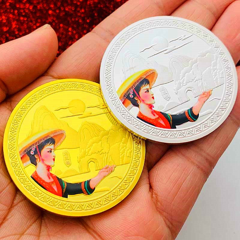 广西桂林山水刘三姐旅游景区风景镀金彩印纪念章 创意45mm硬币