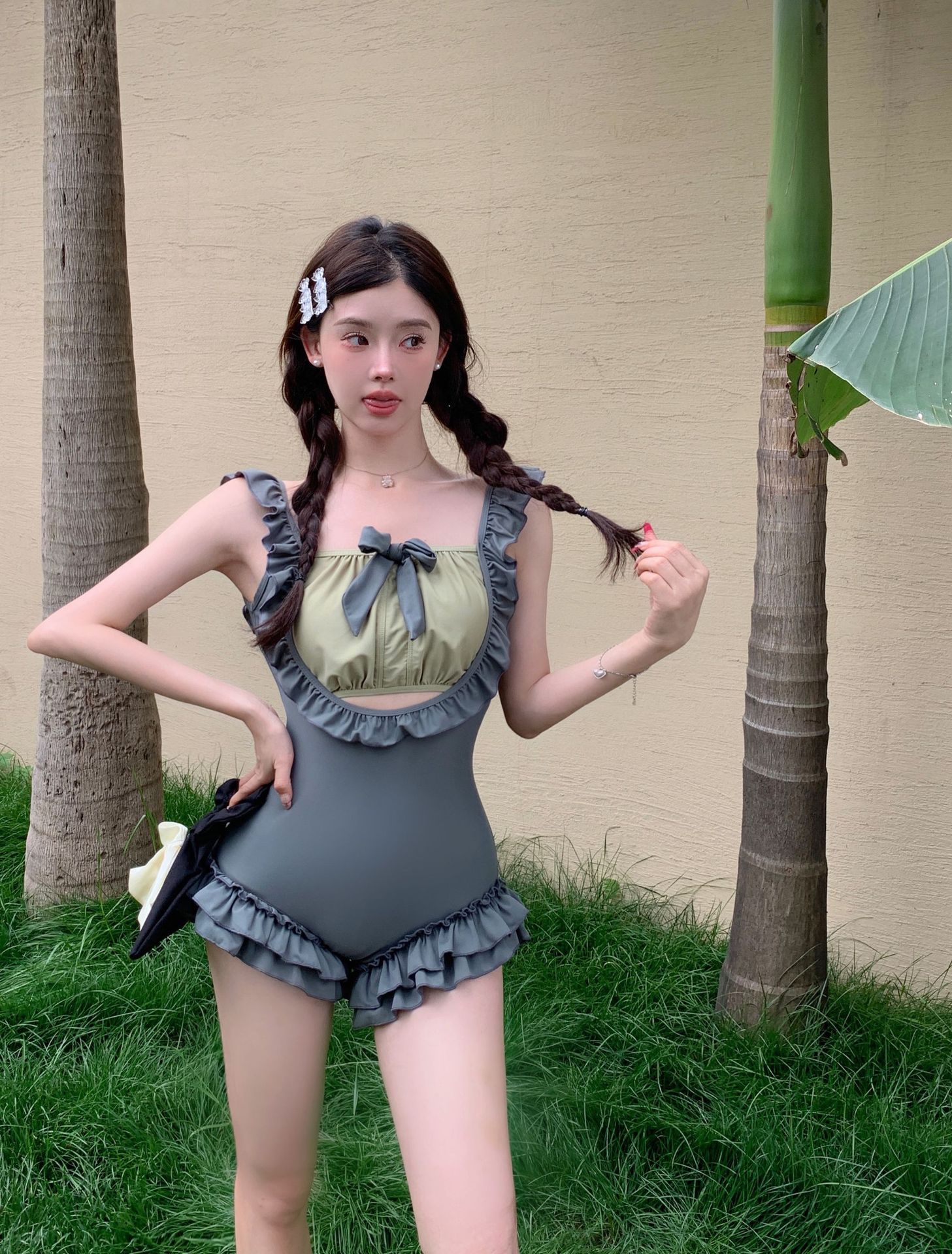 2022新款韩版连体泳衣小清新木耳边遮肚显瘦时尚保守平角学生泳装