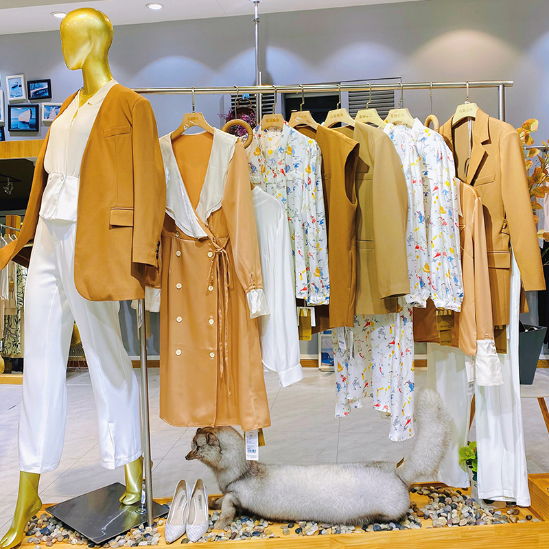 拉素品牌折扣女装尾货走份批发清仓剪标实体摆摊直播货源一手货源