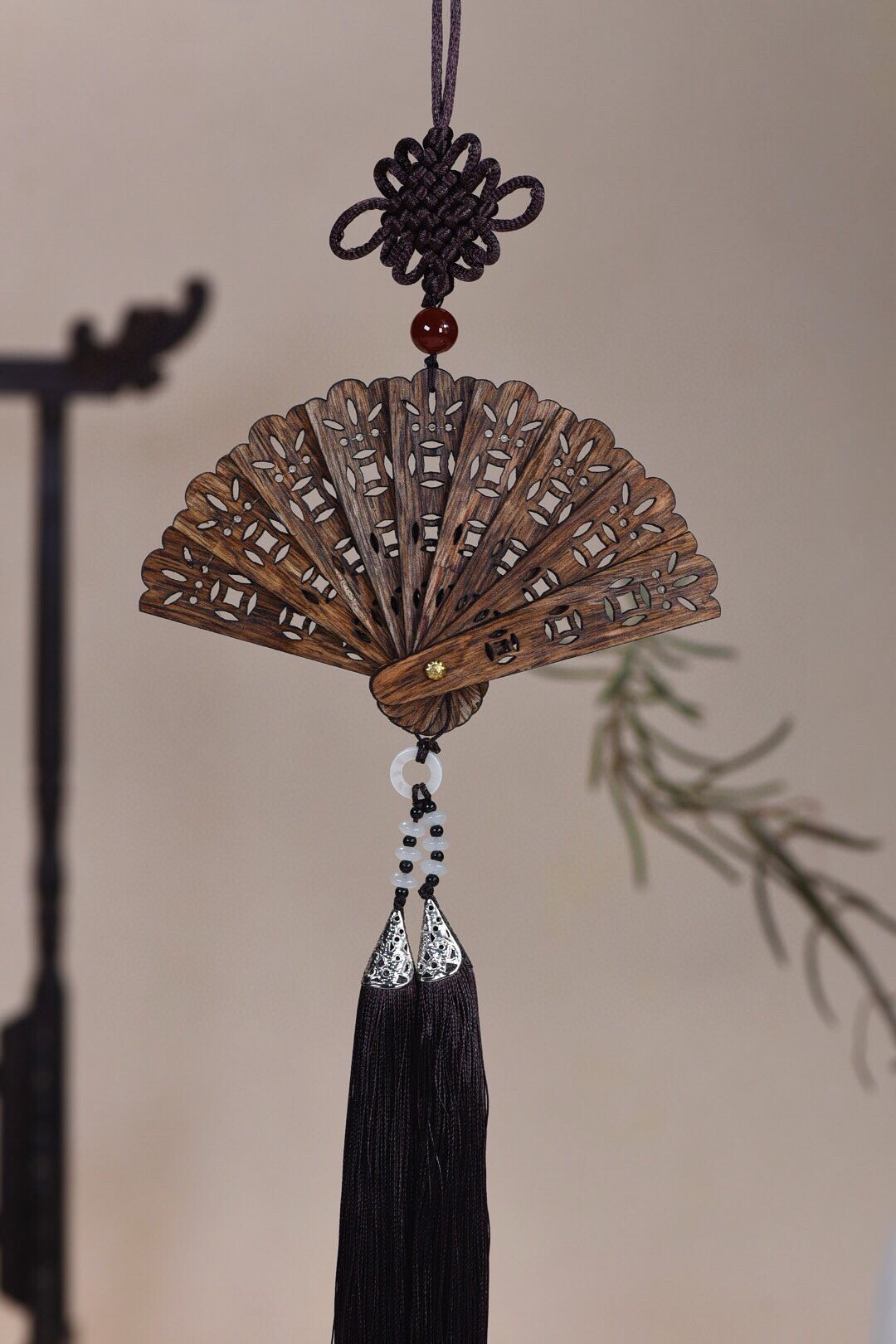沉香镂空扇子折扇车挂 古风摆件油性强味道香实用工艺品 雕件挂件