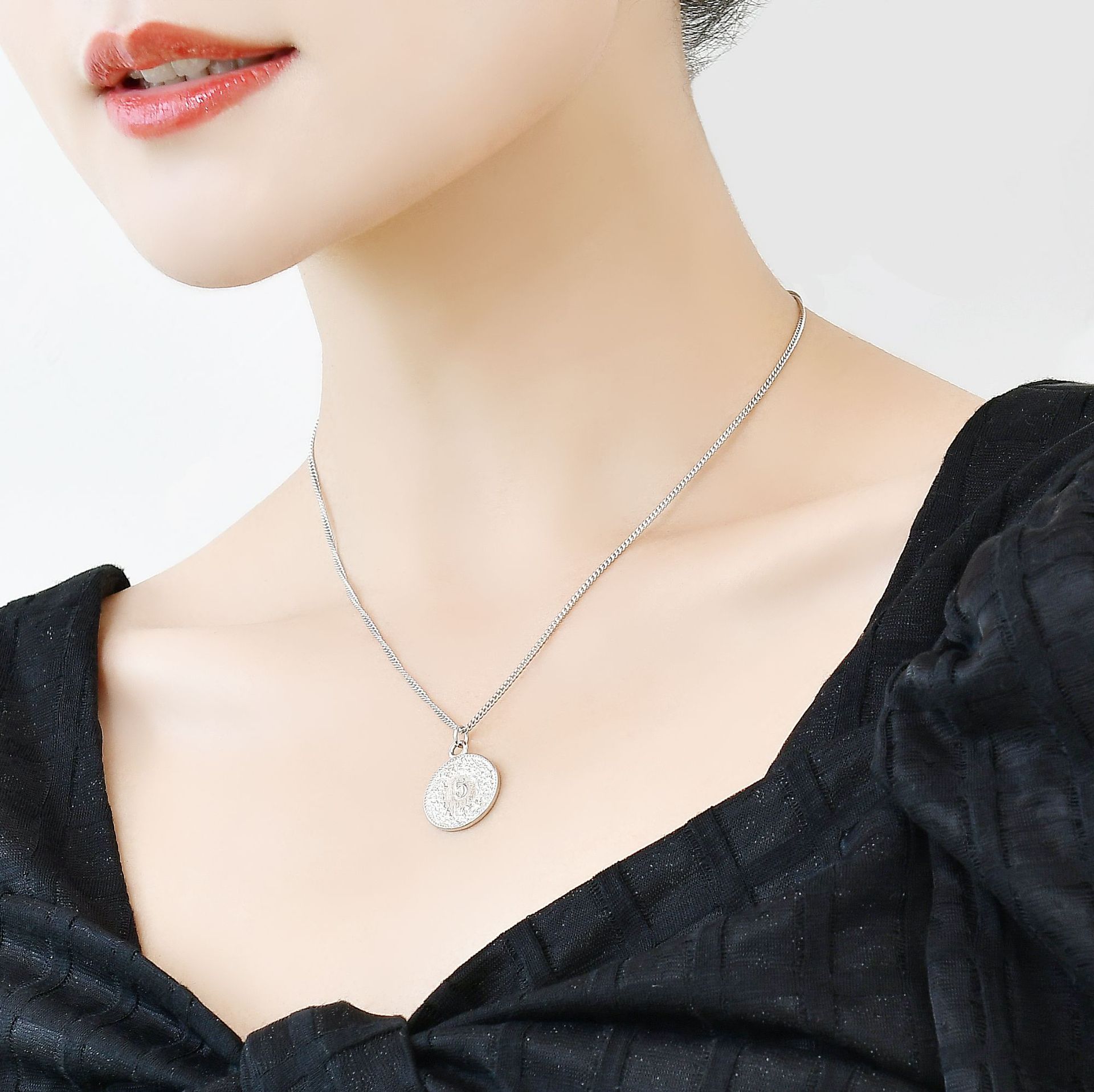 冷淡风复古钱币硬币项链女 s925纯银ins潮美元圆型硬币锁骨链女
