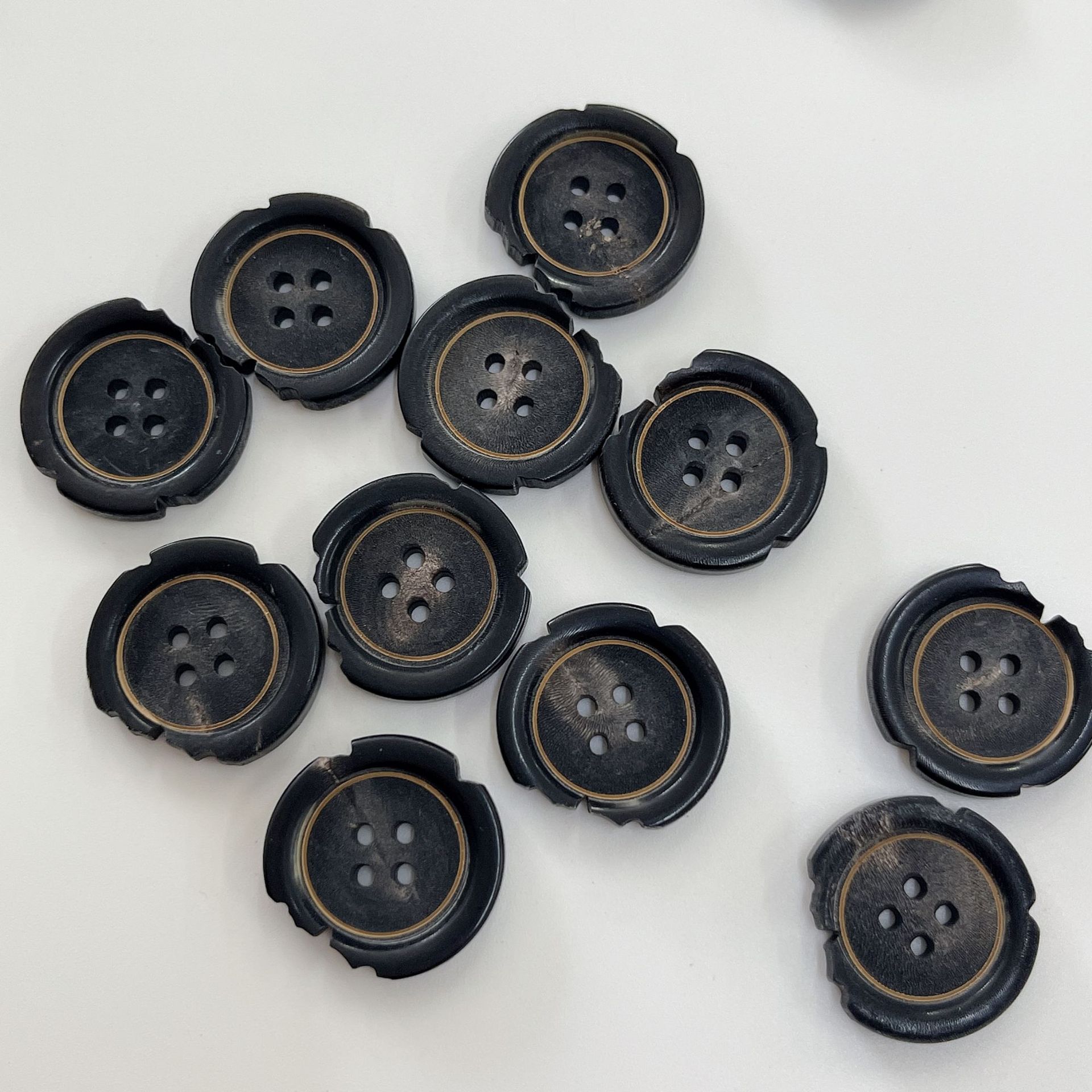 天然ader真牛角纽扣外套 纽扣黑色缺角牛角扣 异性扣烂边锯齿纽扣