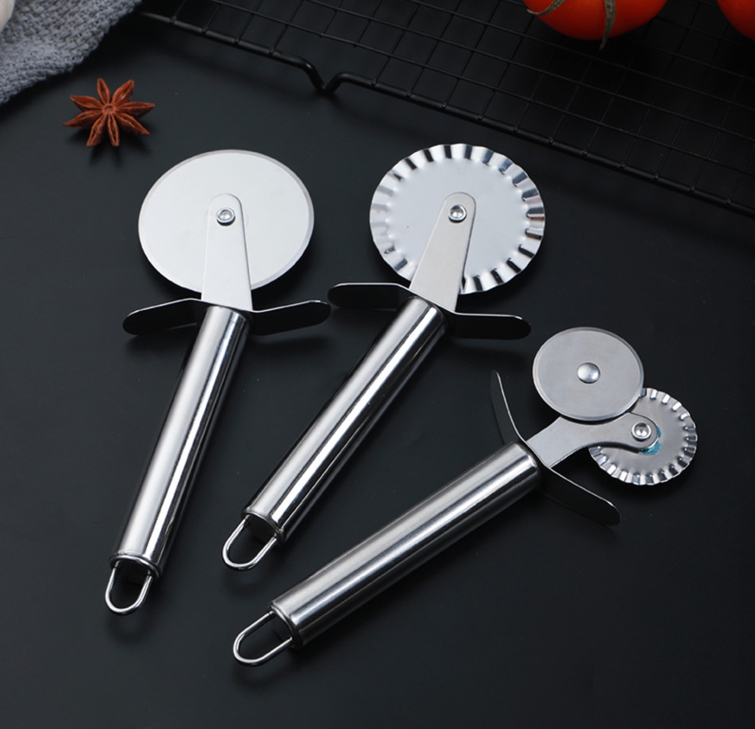 批发披萨滚轮刀 不锈钢单轮披萨刀 薄饼切滚刀 披萨烘焙工具