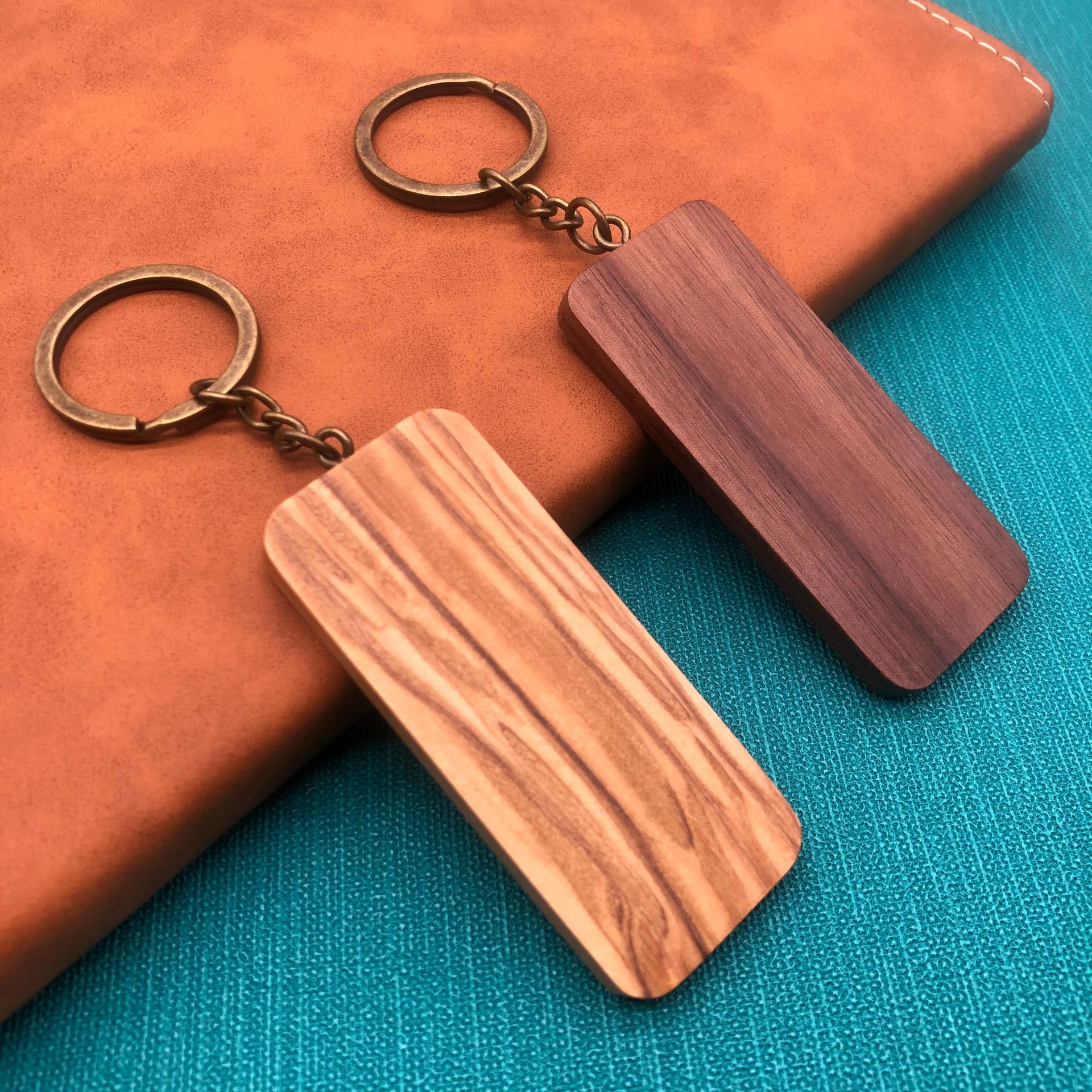 木头钥匙扣刻字 木质小挂件 木制钥匙扣 毕业简约小礼品定制logo