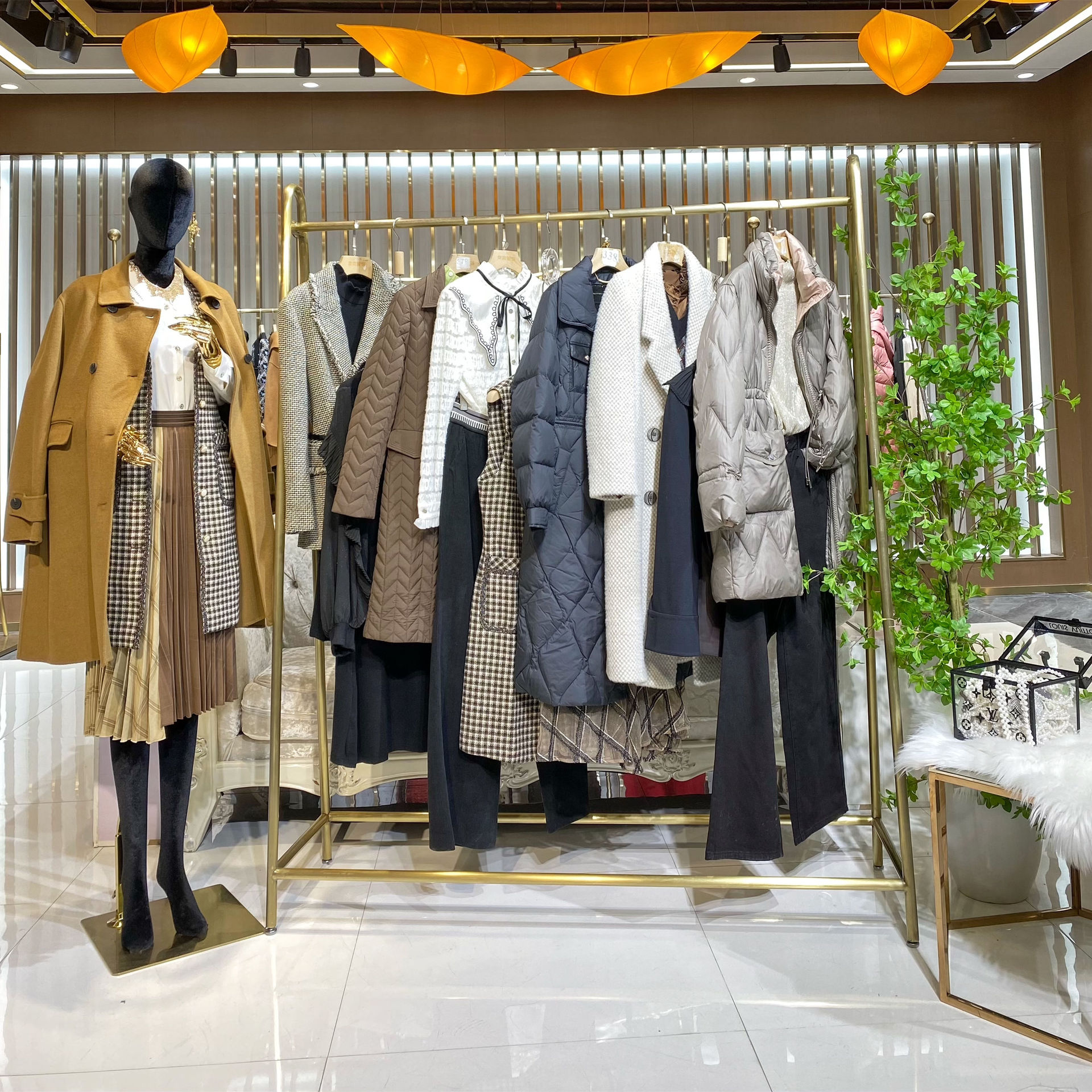 珞娜专柜羊绒大衣外套品牌折扣女装实体店直播清仓热卖货源走份