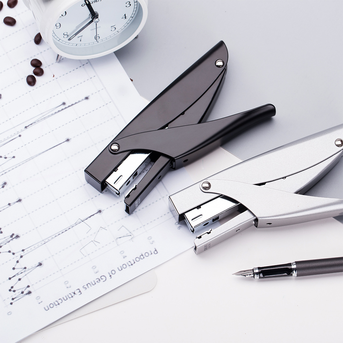 得力0346手握式订书机轻松省力装订12订书器办公文具20页12号钉