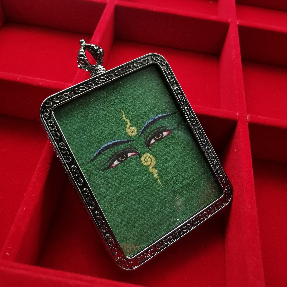 尼泊尔般若法眼黄财神佛眼吊坠枪黑噶乌盒绿度母眼随身小唐卡挂坠