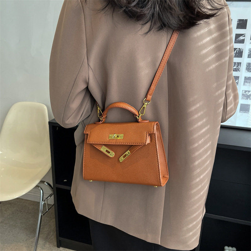 This Year's Popular Fashion Tote 2023 New Women's Bag Western Style All-Matching Messenger Bag Internet Hot Kelly Bag