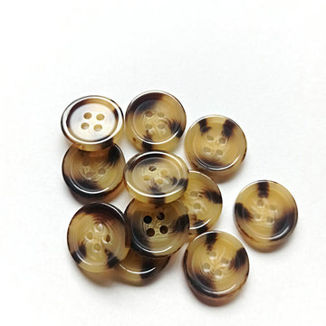 纽扣树脂纽扣树脂花纹扣棒花扣 tgrb0021a树脂棒花米色细边四眼扣