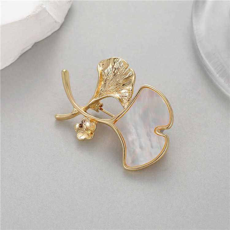 Tulip Pearl White Shell Brooch Women's Elegant High-Grade Corsage Fashion Rose Pin Accessories Exposure Safety Pin